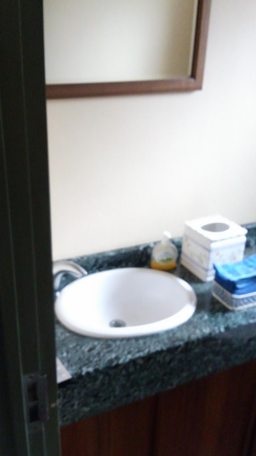 Wash basin, toilet. Local (10 May 2013) Shooting