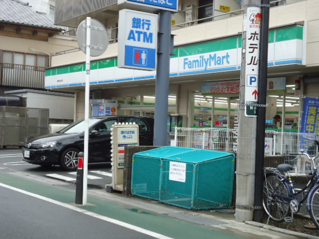 Convenience store. FamilyMart 772m to Kamakura Onari Machiten (convenience store)