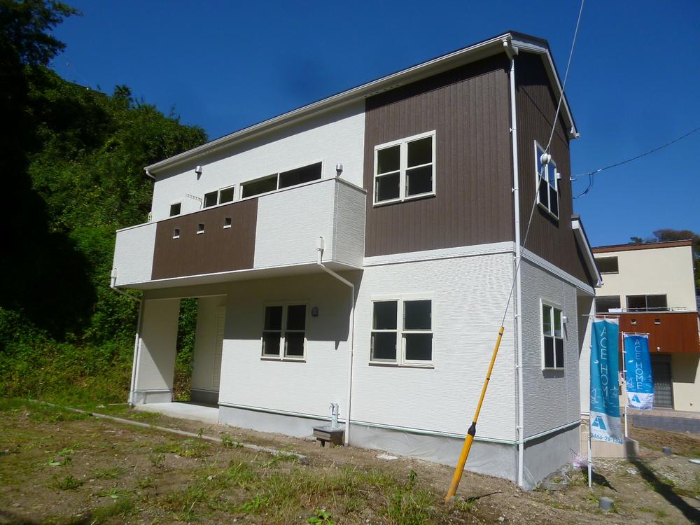 Local appearance photo. Easy-to-use 4LDK. Zenshitsuminami orientation in good per yang. 