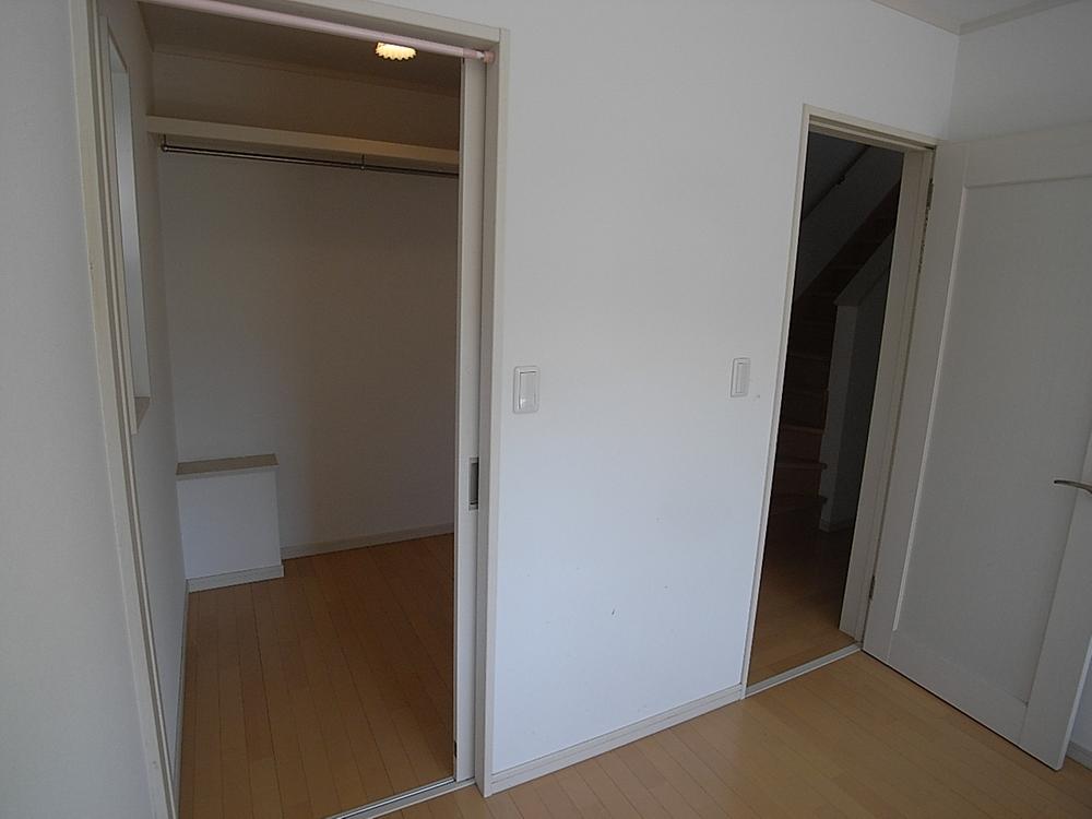 Receipt. It comes with a popular walk-in closet. This house is rich accommodated.
