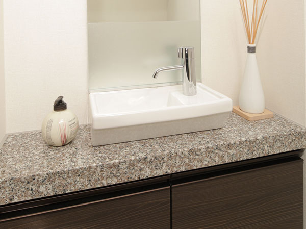 Bathing-wash room.  [Hand wash counter] Ashirai hand washing counter convenient granite is in the toilet, Square type of hand-washing bowl, It has established the easy-to-read vertical mirror.