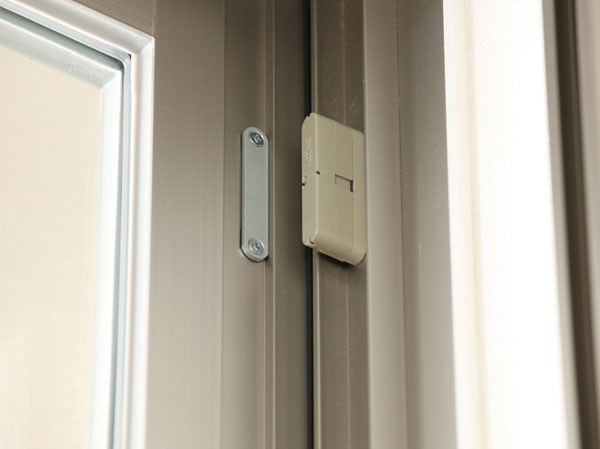 Security.  [Opening and closing sensor] Entrance door of all dwelling units, Installation opening and closing sensor in the window (except for the FIX window). The window is opened when the alarm sounds at the time set, It will be automatically reported to the security company.