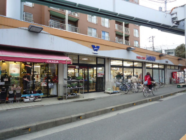 Supermarket. Mountain or store Fukasawa store up to (super) 400m