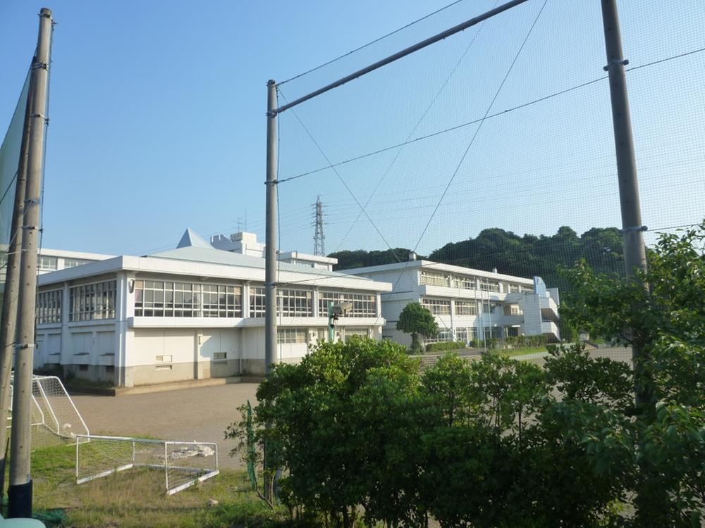 Junior high school. Tebiro 720m until junior high school