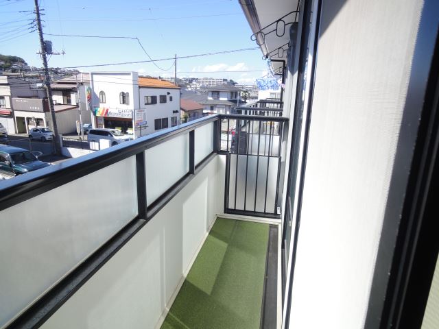 Entrance. Veranda, Facing south!
