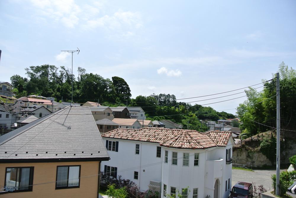 View photos from the dwelling unit. View from the site (July 2013) Shooting
