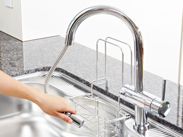 Kitchen.  [Grohe manufactured by water purifier integrated mixing faucet] The kitchen faucet, Grohe Corporation and the award-winning sophisticated design, Adopt a mixing faucet you integrated the water purifier.