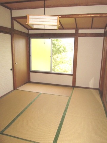 Living and room. Japanese-style room about 7.5 quires