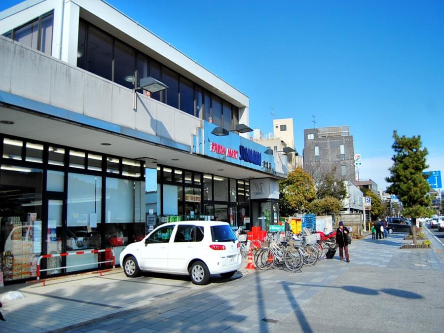 Supermarket. 850m up the mountain or store Kamakura shop
