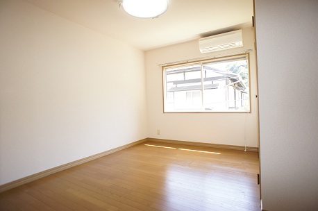 Other room space. Western-style 6 Pledge!