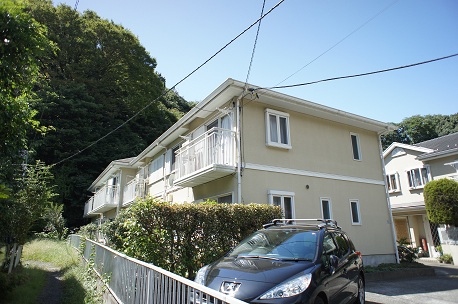 Building appearance. Facing south ・ For sunny south dedicated garden!
