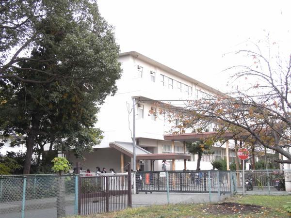 Primary school. Fukasawa to elementary school 1900m