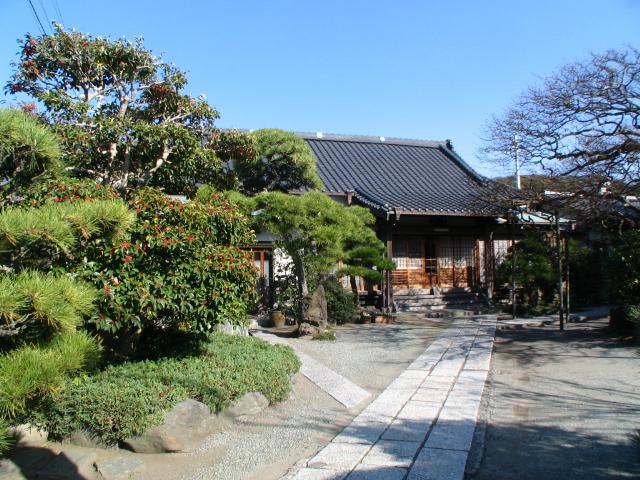 Streets around. 60m to complement 陀洛 temple