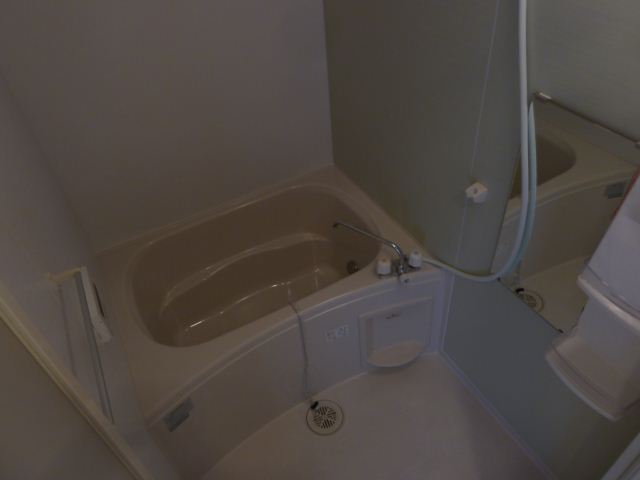 Bath. Reheating hot water supply, Bathroom dryer with