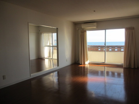 Living and room. Sagami Bay views.