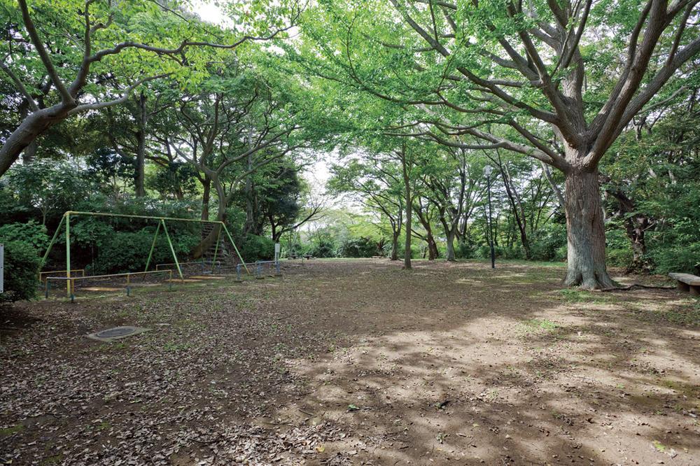Other. Just a 3-minute walk of Kataseyama park. Wrapped in green this park is, Perfect for feel free to visit and when and small children a little want to go outside. Also, It seems to me also active as a place of communication between mom.