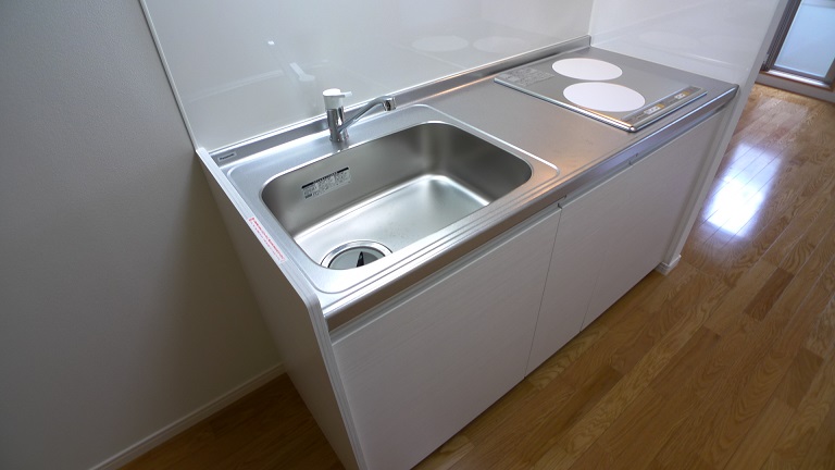 Kitchen. IH cooking heater equipped