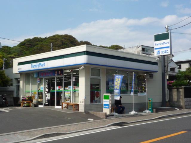 Convenience store. 500m to FamilyMart Hase shop