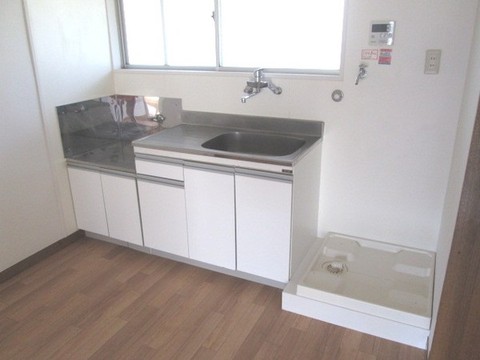 Kitchen. Gas stove can be installed