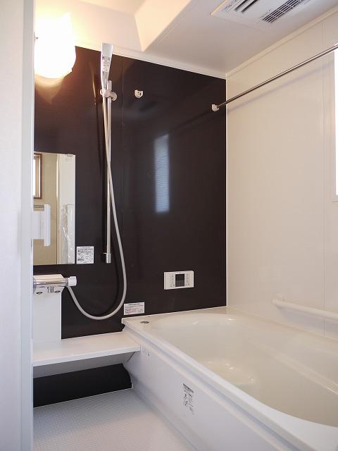 Same specifications photo (bathroom)