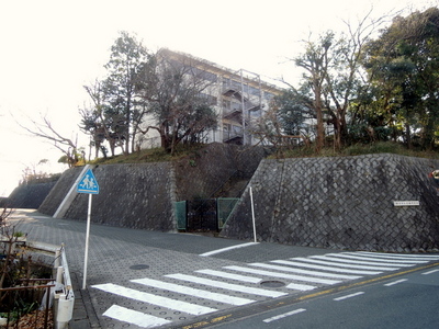 Junior high school. 733m to Kamakura City Iwase junior high school (junior high school)