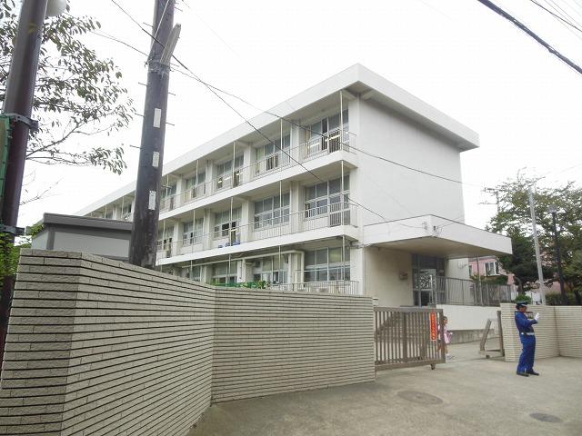 Primary school. Kamakura Municipal Koshigoe 1000m up to elementary school