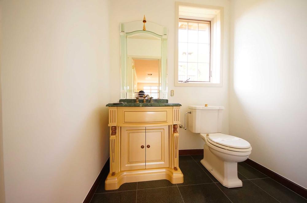 Toilet. Room (August 2013) Shooting, It is the second floor of the toilet with a wash basin of Western-style.