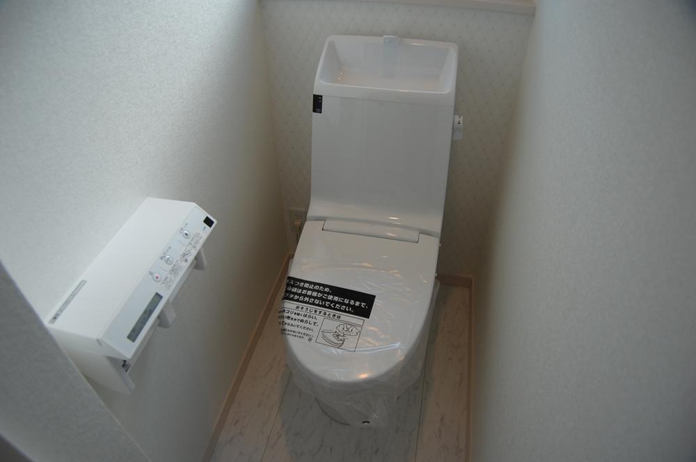 Toilet. (December 2013) Shooting