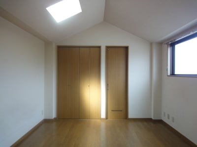 Living and room. Western-style 7.0 Pledge