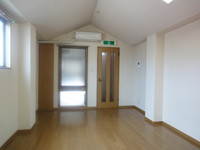 Living and room. Western-style 7.0 Pledge