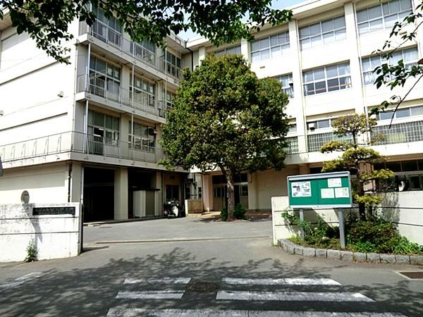 Junior high school. Tamanawa junior high school