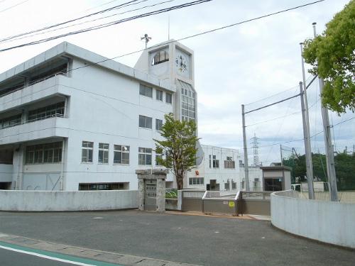 Primary school. 1100m to Kosaka elementary school
