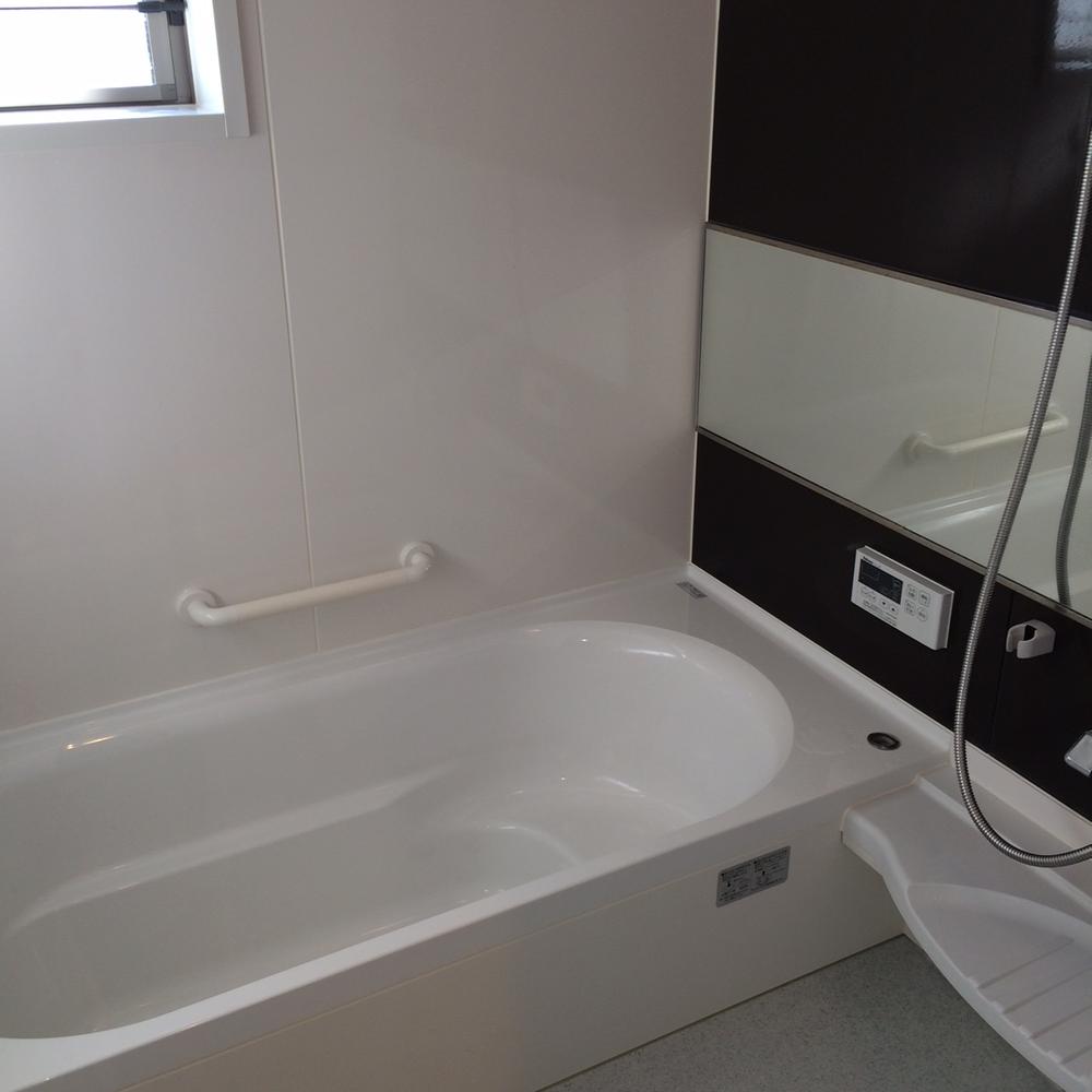 Bathroom. Local (12 May 2013) Shooting
