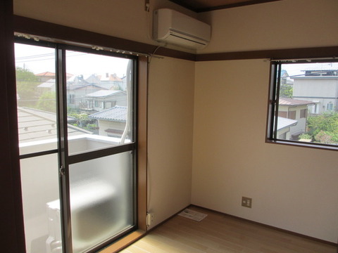 Living and room. Air conditioning new installations (equipment)