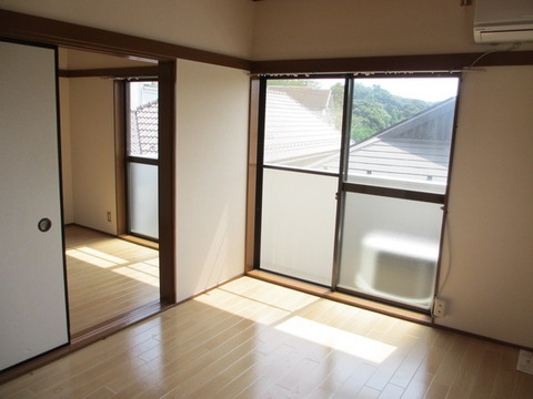 Living and room. 2 Kaikaku is room. 