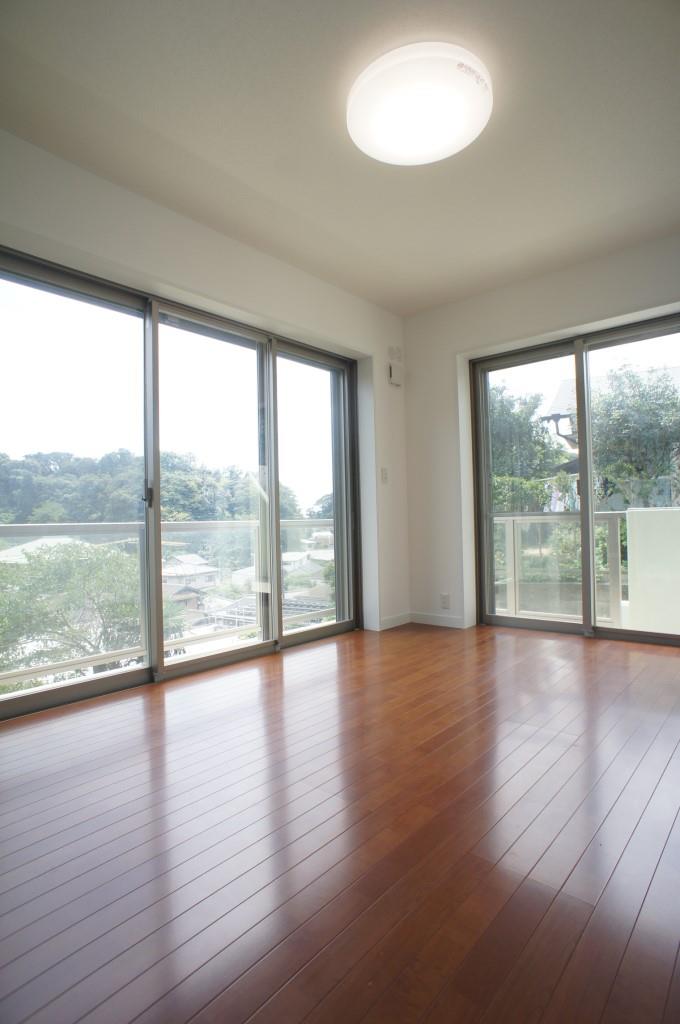 Living and room