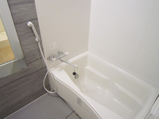 Bath. Heating with bathroom ventilation dryer ・ With add-fired function.