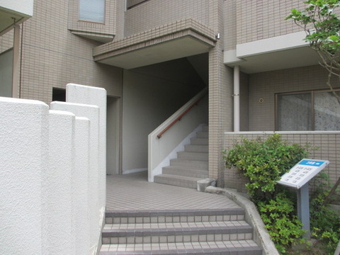 Building appearance. Entrance