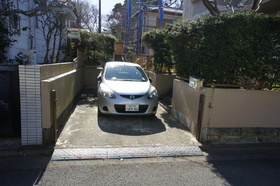 Building appearance. Parking one free
