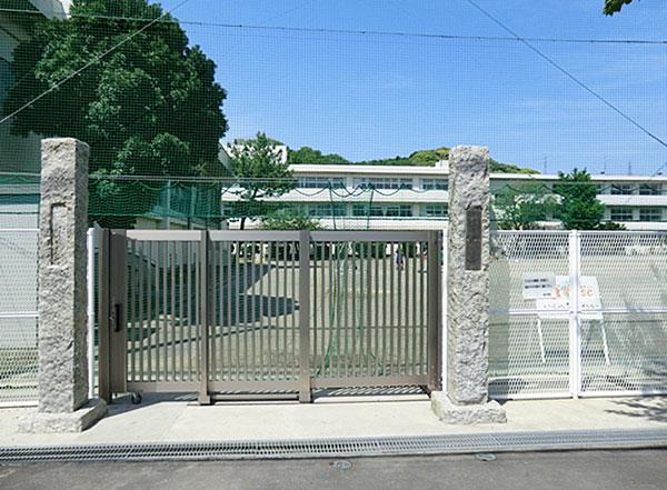 Primary school. Fukasawa 150m up to elementary school