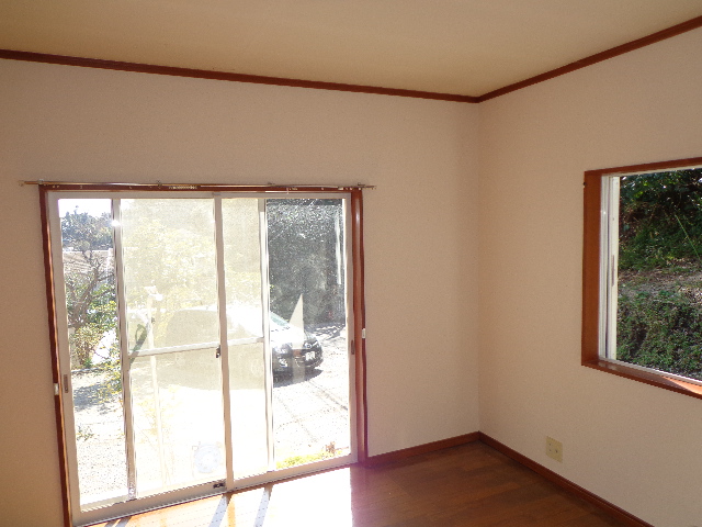 Living and room. Western-style 6.0 Pledge