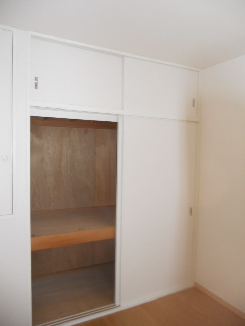 Receipt. No deals renewal fee! A quiet residential area