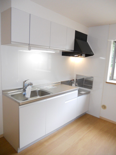 Kitchen. No deals renewal fee! A quiet residential area
