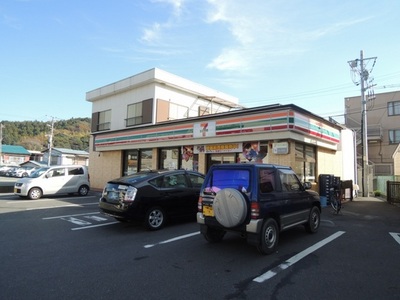 Convenience store. Seven-Eleven Kamakura Iwase store up (convenience store) 366m