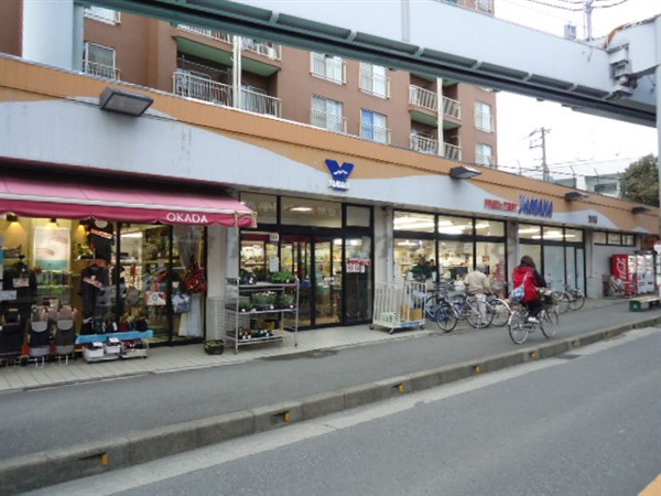 Supermarket. Mountain or store Fukasawa store up to (super) 515m