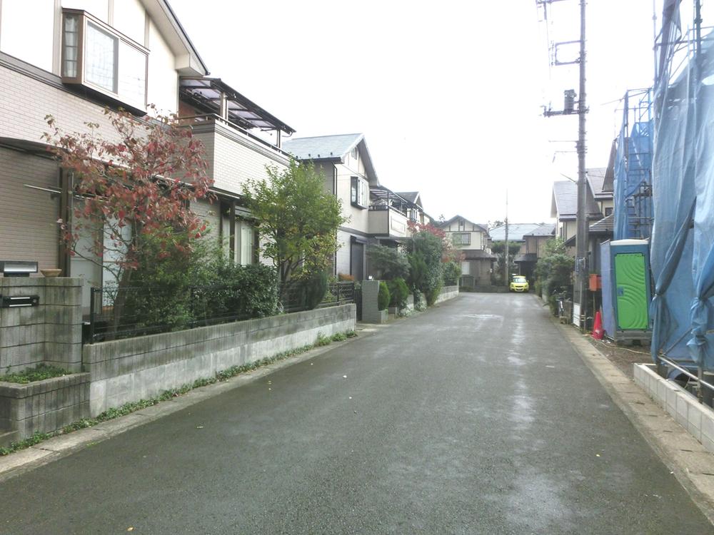 Local photos, including front road. Front road photo!