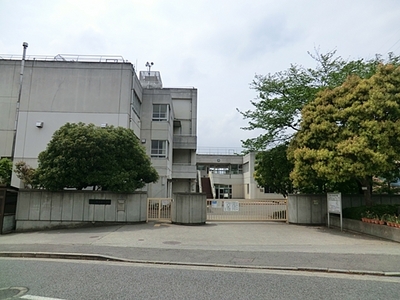 Primary school. Kurikidai up to elementary school (elementary school) 1280m