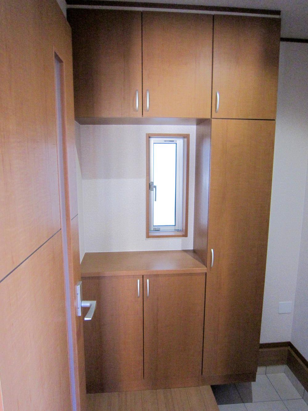 Entrance. Entrance with storage always be greeted by a pleasant family