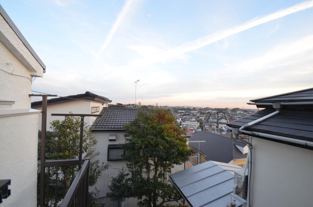 View photos from the dwelling unit. View from the site (December 2013) Shooting