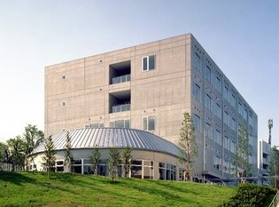University ・ Junior college. Private Den-en Chofu University (University ・ 609m up to junior college)